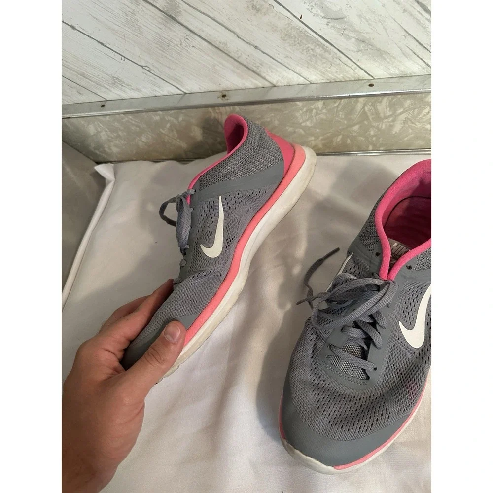 Nike Training In Season 5 Womens Running Shoes Sneakers Size 10 Gray Pink